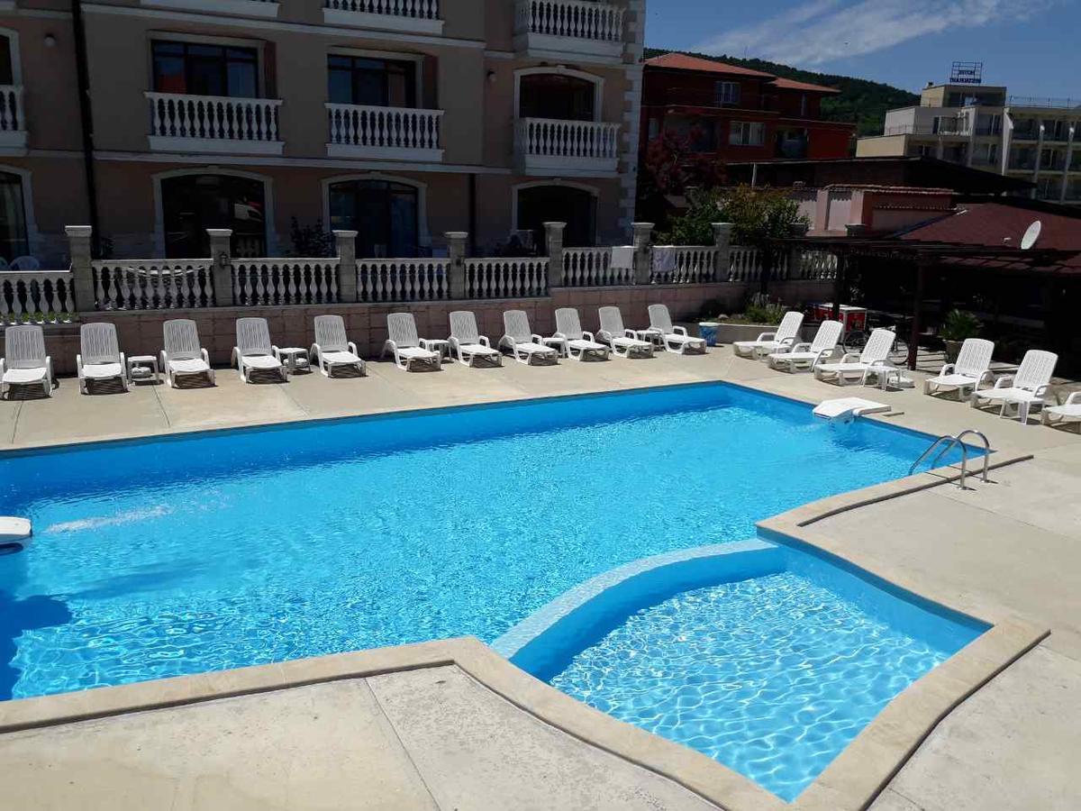 Hotel Black Sea - Breakfast, Pool & Free Parking Obzor Exterior photo